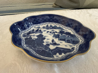 Mottahedeh Blue Canton dish, signed  on bottom MTS