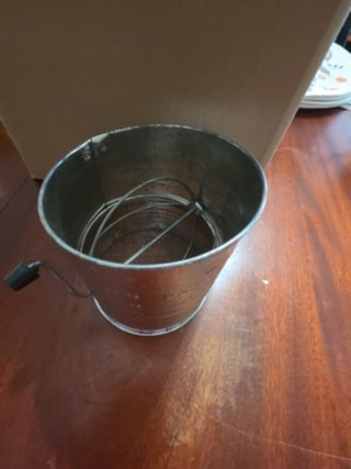 Vintage Bromwell's Measuring-Sifter 5-Cups Made In The U.S.A