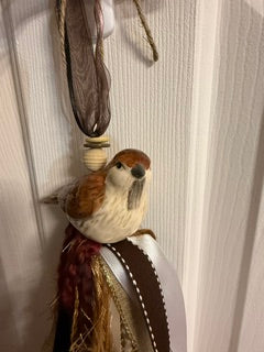 Bird salt shaker tassel