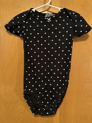 Black white heart onesie. Size 24 mos. #SM.