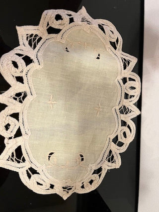 #1476 Linen Cut Out Doily