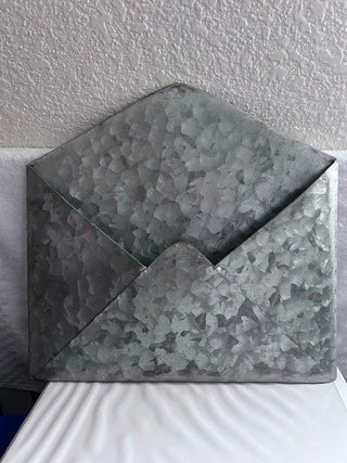 HAMMERED STEEL LETTER HOLDER
