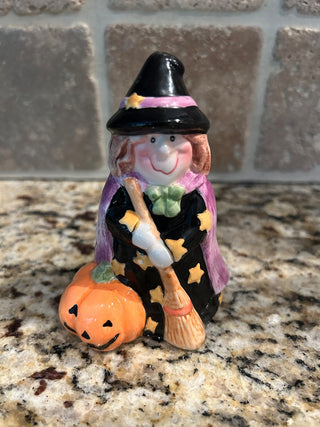 Witch with Broom Figurine   MTS|110290