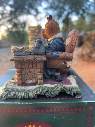 ORIGINAL BOX Boyds Bears & Friends "Ms. Griz ... Monday Morning"