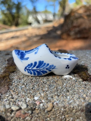 KW Delfts Blue Porcelain Shoe Ashtray JOA, Hand Painted, Windmill & Floral
