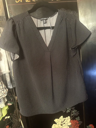 Hilary Radley Women's V-neck print Size Small #63 VV MTS