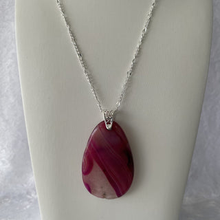 chain necklace w/ large purple agate pendant RSV