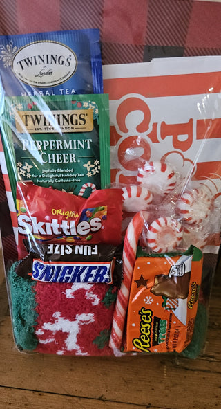 Jumbo Christmas Cozy Pak, Socks, Candies, Popcorn, Teas, RSV|121913