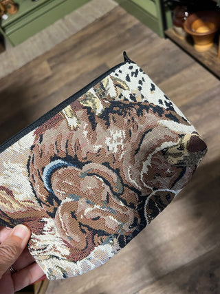 Small tapestry like purse  w/ dogs MTS|67802