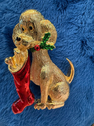 Gerry's Christmas Puppy Dog w Stocking + Holly Enamel PIN BROOCH Gold tone New|139022