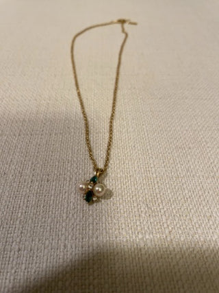 Vintage goldtone faux pearl / rhinestone