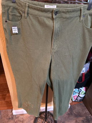 Embroidered Capris. Size 18. #SM