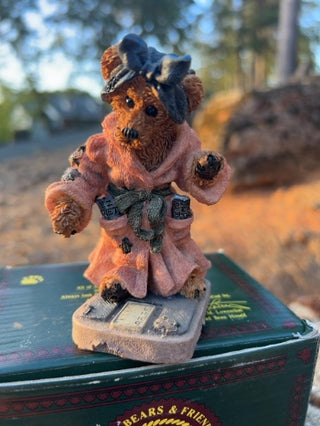 ORIGINAL BOX Boyds Bears & Friends piece titled "Ms. Griz...Saturday Night".   eBay