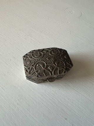 Ornate metal pill box RSV|113569
