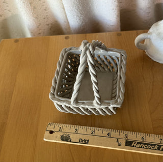 Xiamen Crafts Woven Porcelain Basket