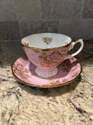 Royal Albert 100 Years Golden Roses Pink/Gold Teacup & Saucer RCD|71894