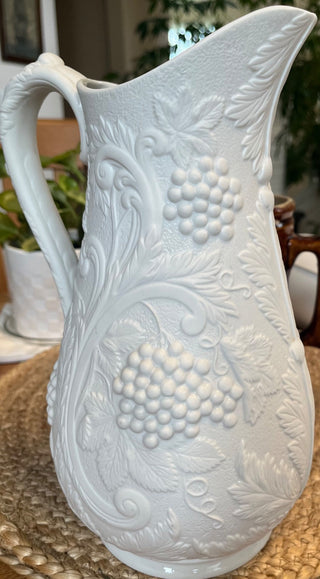 UNIQUE PORTMEIRION  MATTE WHITE PITCHER  (KJS) RCD
