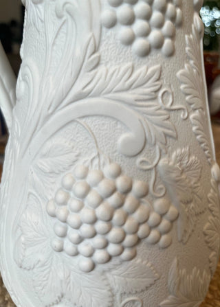 UNIQUE PORTMEIRION  MATTE WHITE PITCHER  (KJS) RCD