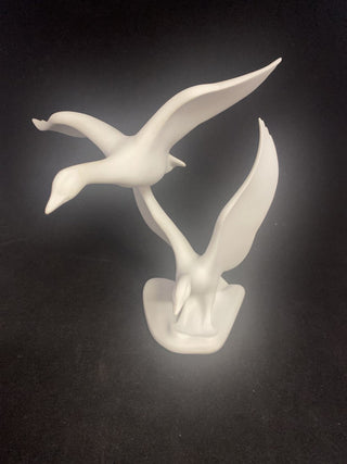Vintage Kaiser Geese in flight bisque RCD