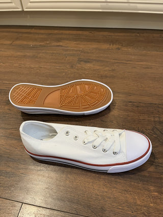 New Women's Size 9 White Low-Top (Converse-like) Shoes RCD|117433