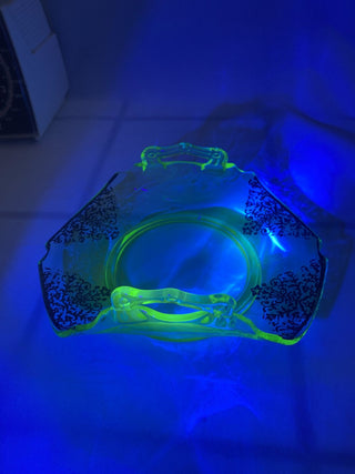 Uranium curved sided dish (rare find) rcd