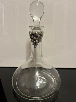 #1400 Grapes on Clear Decanter