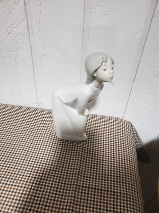 LLARDO - kissing girl (no chips/blemishes) RCD