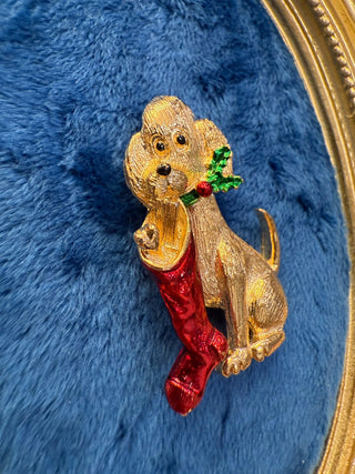 Gerry's Christmas Puppy Dog w Stocking + Holly Enamel PIN BROOCH Gold tone New|139018