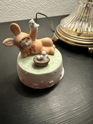 Vintage Easter Parade Music Box MTS