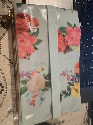 #62 VV Roses blue pouch  MTS|59711