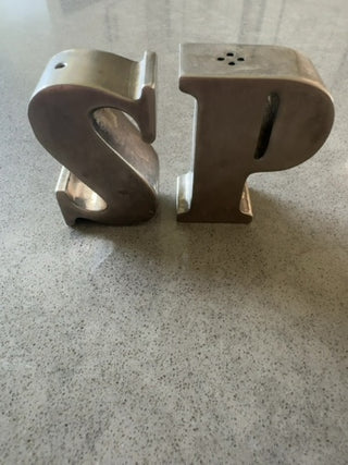 AJ - Godinger  Metal S&P Set of 2 MTS