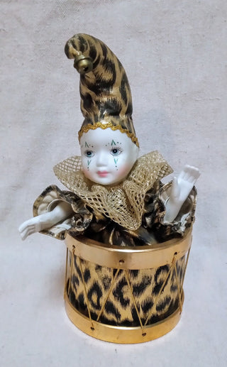 MW 'Send in the Clowns' Music Box MTS