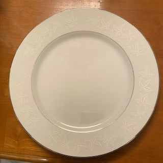 Vntg M Fine China of Japan Huntington Dinner Plate
