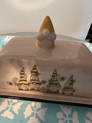 Butter Dish Knomes Bees Ceramic BTS|118536