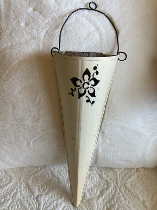 cream metal flower vase RSV|83165