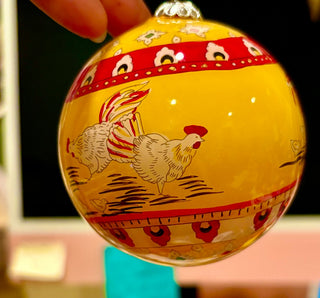 Vtg. Yellow glass hand painted ornament w/chickens|127271
