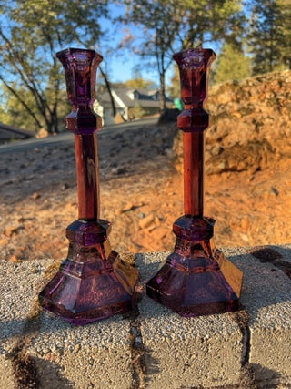 JP SET OF 2 vintage amethyst purple pressed glass hexagonal column candlestick holders 10”