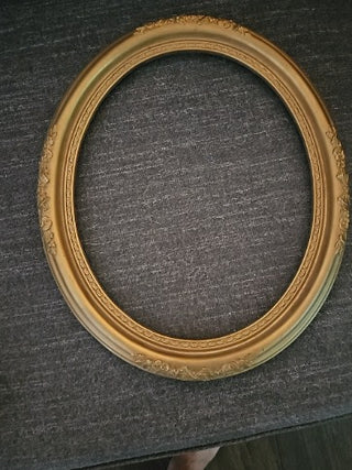 MTS-RM826-MCM Oval Frame