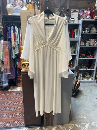 white vintage maxi wedding dress size 14