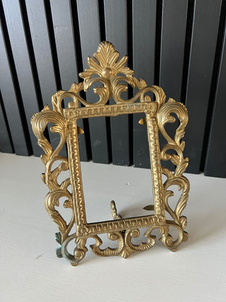 Vintage ornate brass stand frame RSV|128168