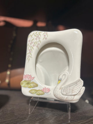 10H Vintage target porcelain Swan frame MTS