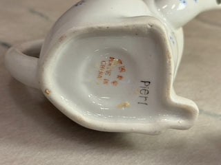 Cat teapot
