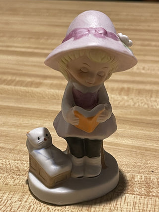 4"  Girl Reading to Cat Ceramic Fig--SP RCD