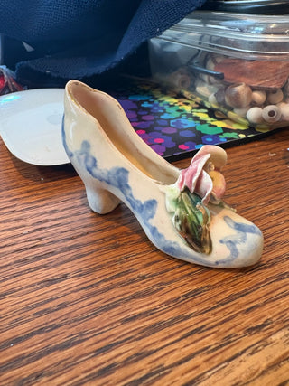 Vtg. Floral Ceramic shoe - lt. blue trim, pink rose RCD|108196