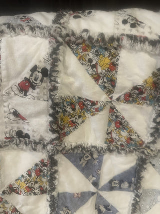 Walt Disney Double sided one hearts side is Mickey Mouse and other side X❤️Quilt #62 VV MTS