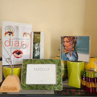 Friends Engraved Wooden + Wire Picture Holder (BRI) - MTS|144080