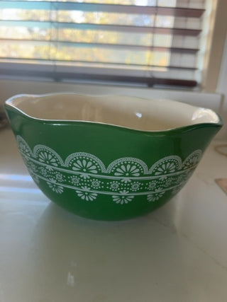 Pioneer Woman Green Serving Mixing Bowl Scalloped Rim Stoneware Medium Size
