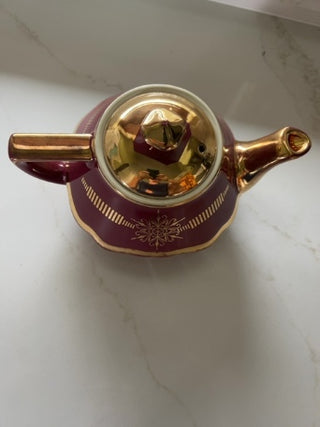 Vintage Baltimore Style Hall China Maroon 6 Cup Teapot