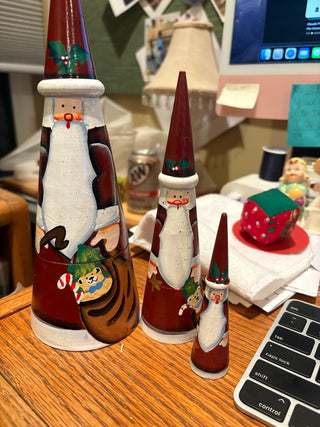 Vtg. Nesting Santas - (3) wood 10" RCD|125839