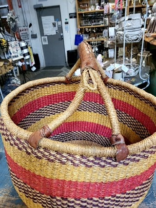 nice EXTRA LARGE Handwoven colored Sweet grass BOLGA Basket w/ intricate Details